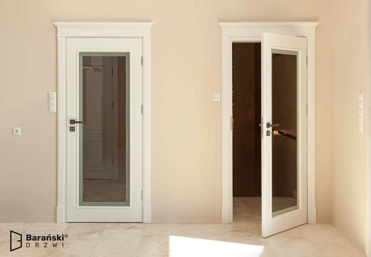 Drzwi lakierowane czy okleinowane? Wybierz mądrze! Porównanie i porady