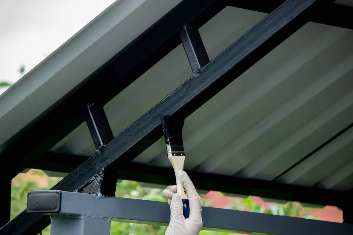 Daszek nad drzwiami: Zbuduj sam! Poradnik DIY od A do Z